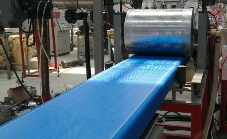 海洋踏板設(shè)備_PE海洋防滑踏板生產(chǎn)線(xiàn)